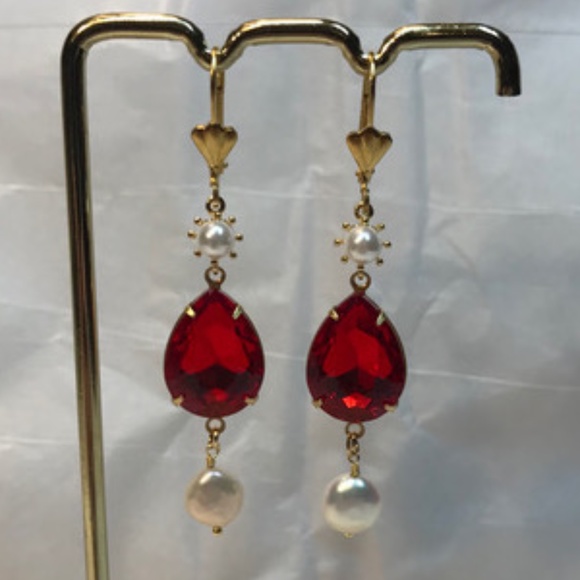 Moiraine’s Earrings Wheel of Time Teardrop Ruby & Pearls, Handmade Replicas - Picture 4 of 15
